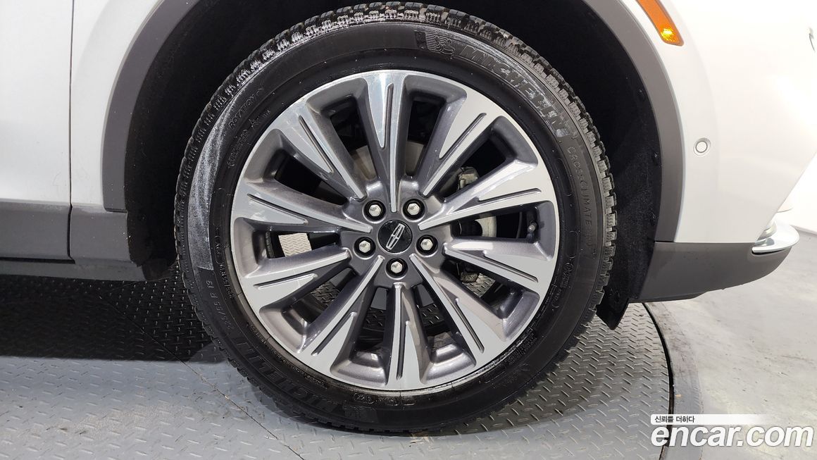 Lincoln Corsair 2021