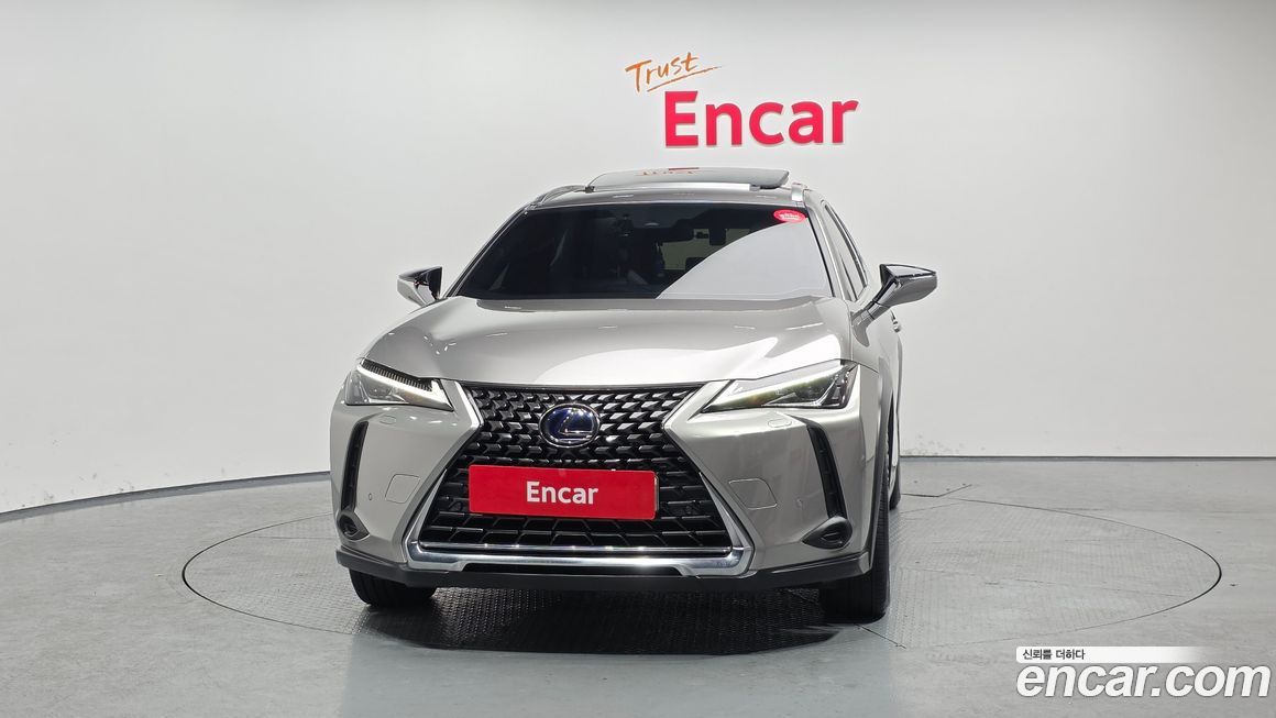 Lexus UX 2021