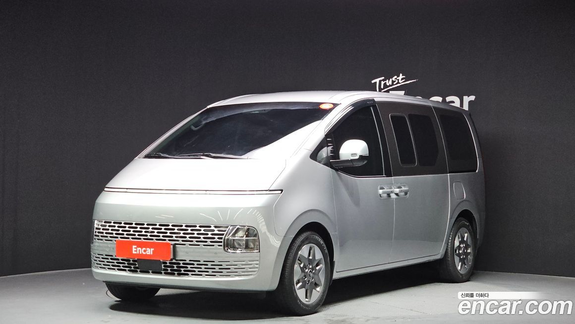 Hyundai Staria 2025