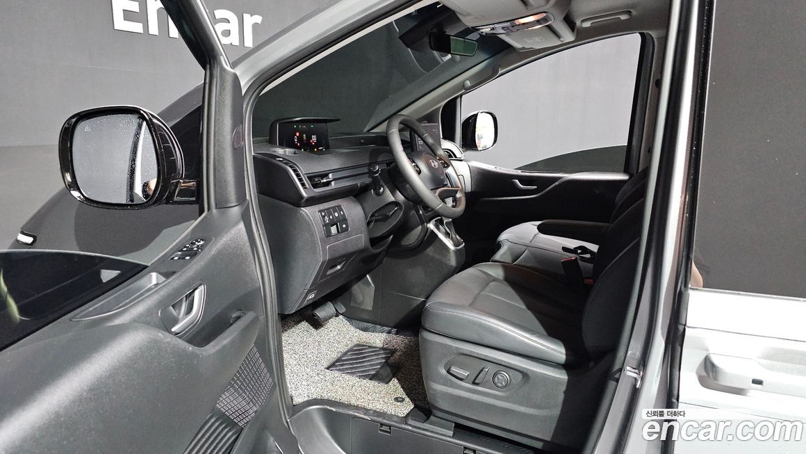 Hyundai Staria 2025