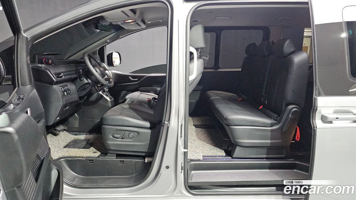 Hyundai Staria 2025