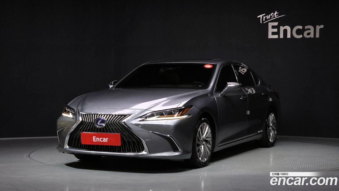 Lexus ES 2021