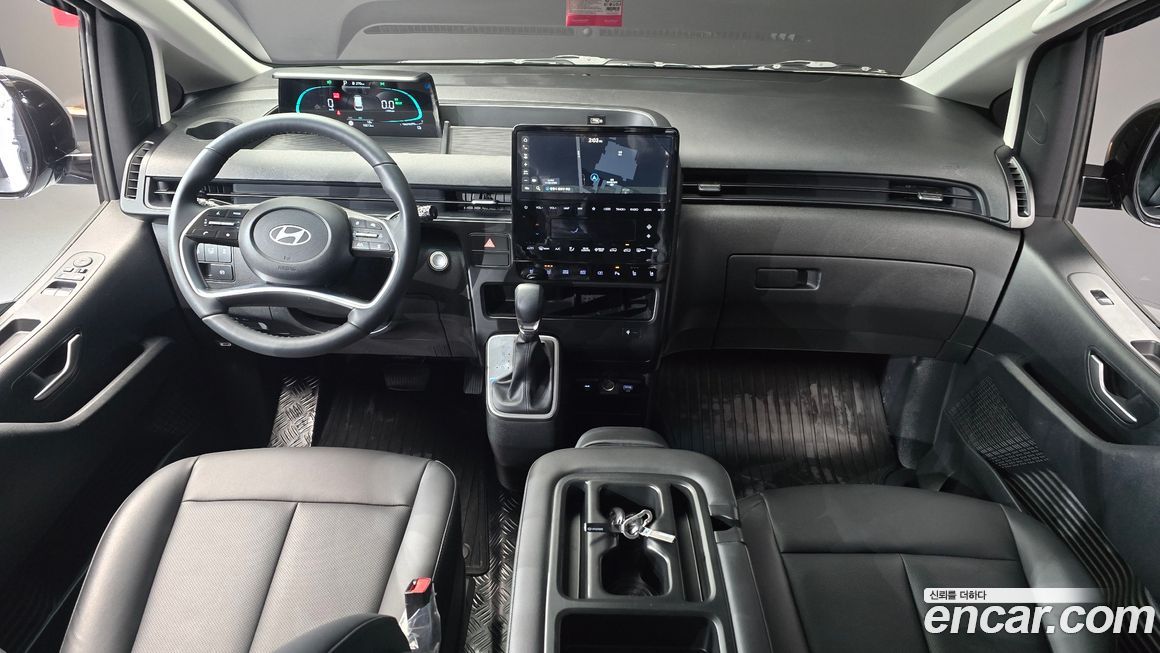 Hyundai Staria 2025