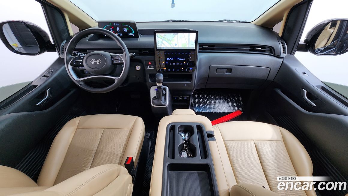Hyundai Staria 2025