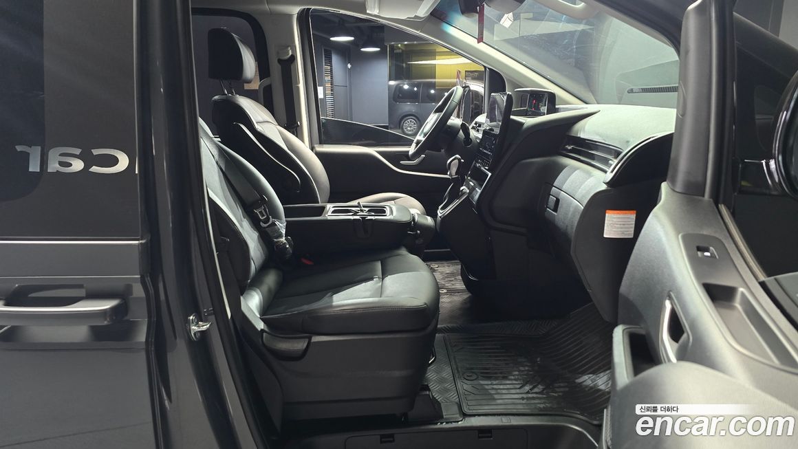 Hyundai Staria 2025