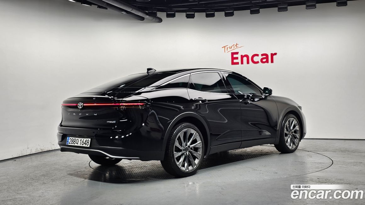 Toyota Crown 2023