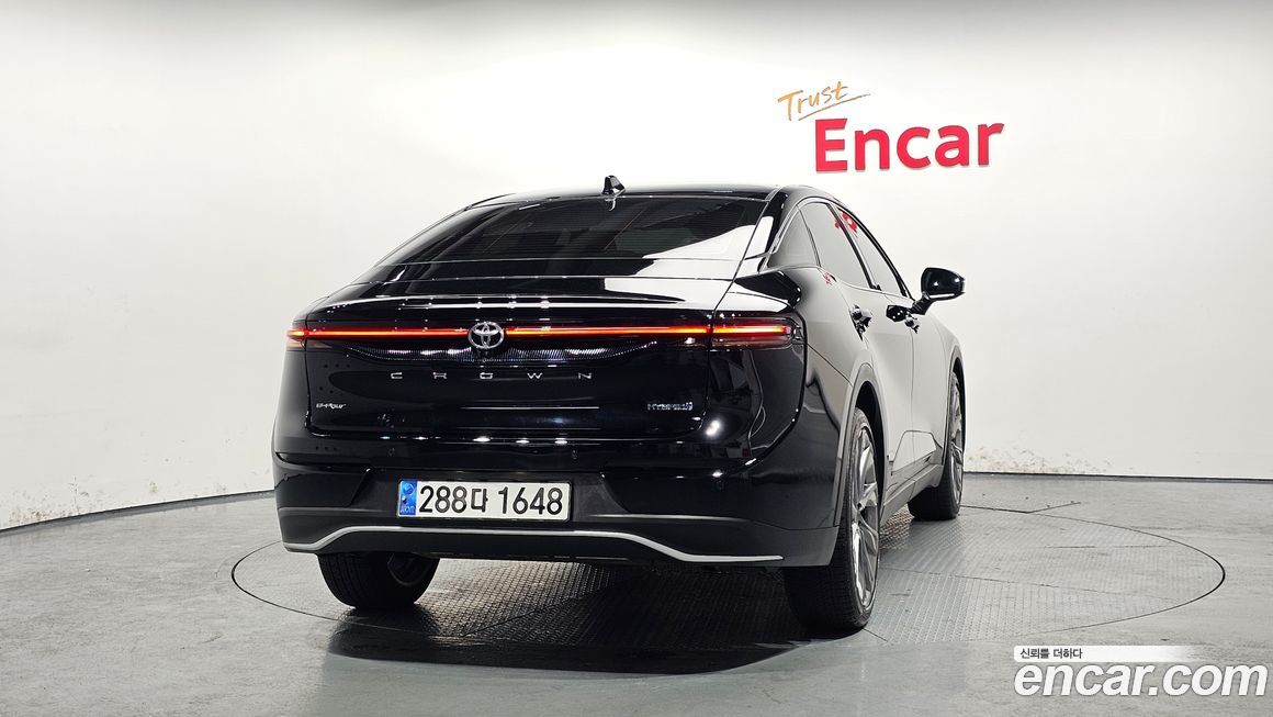 Toyota Crown 2023