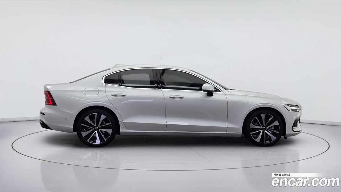 Volvo S60 2023