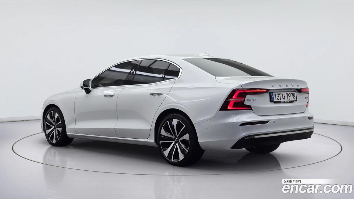 Volvo S60 2023