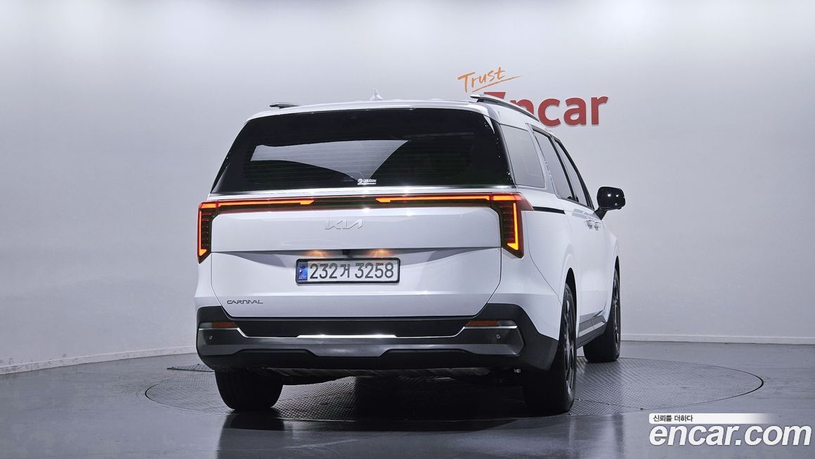 Kia Canival 2024