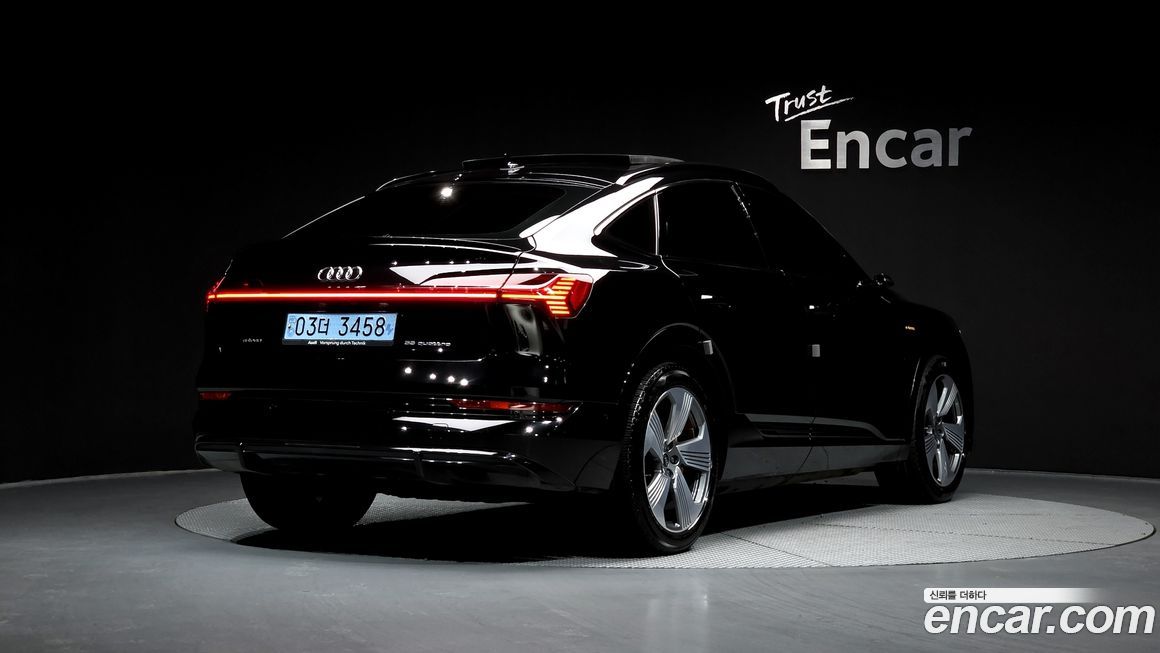 Audi e-tron 2022