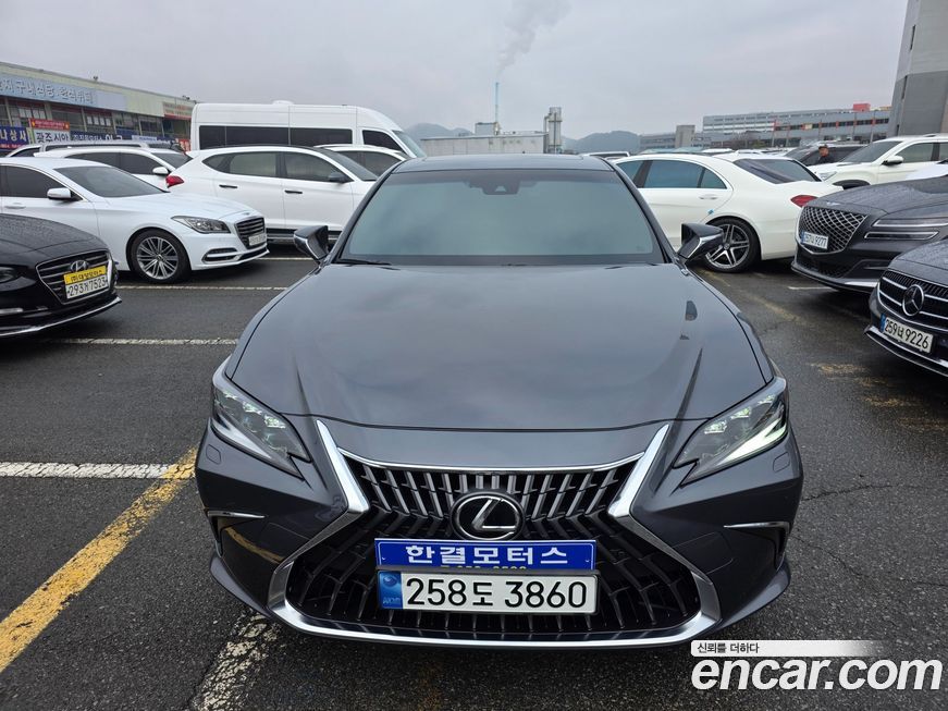 Lexus ES 2024