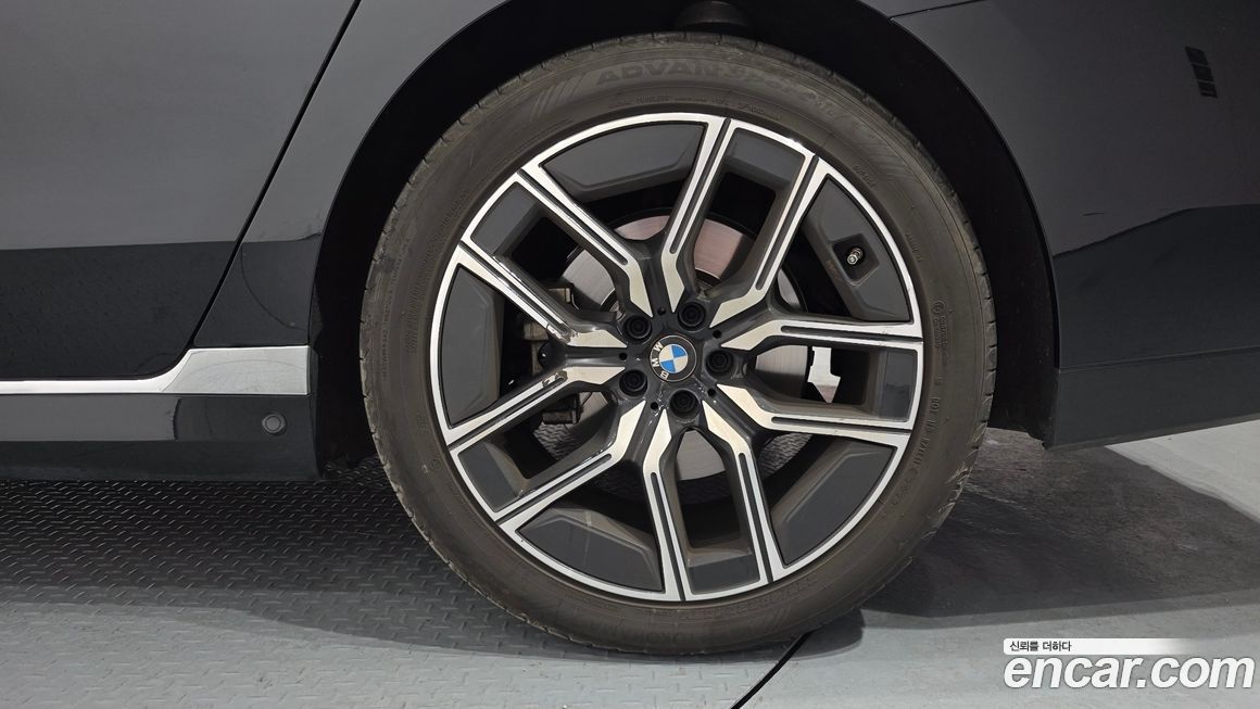 BMW 7-Series 2024