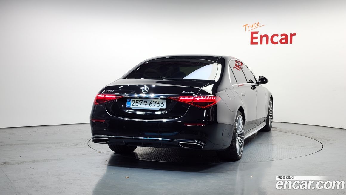 Mercedes-Benz S-Class 2025