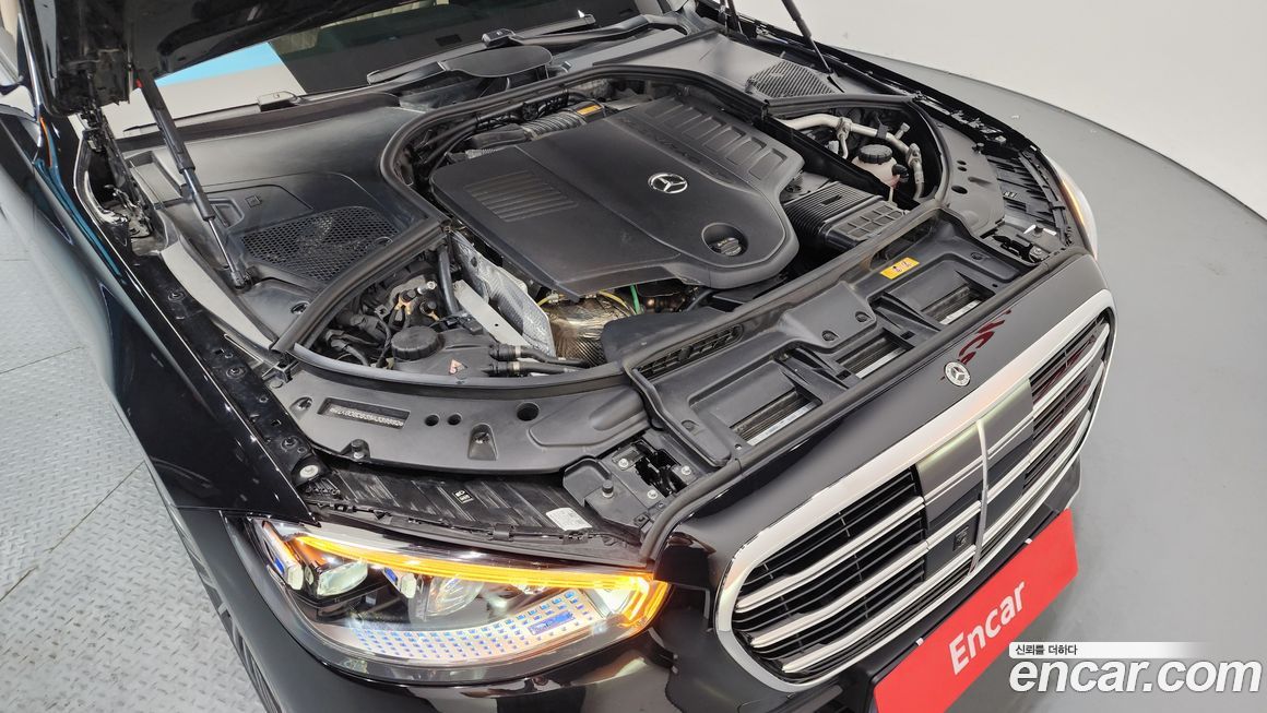 Mercedes-Benz S-Class 2025