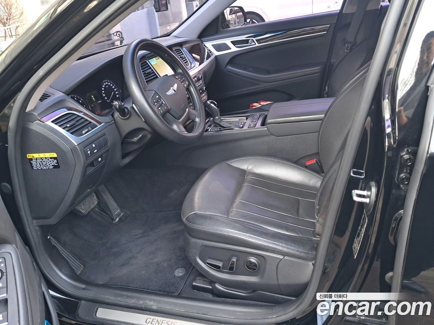 Hyundai Genesis 2016