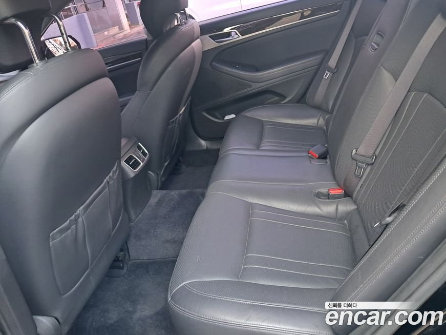 Hyundai Genesis 2016