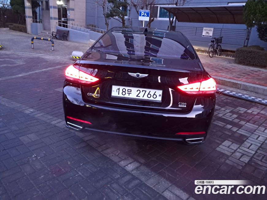 Hyundai Genesis 2016