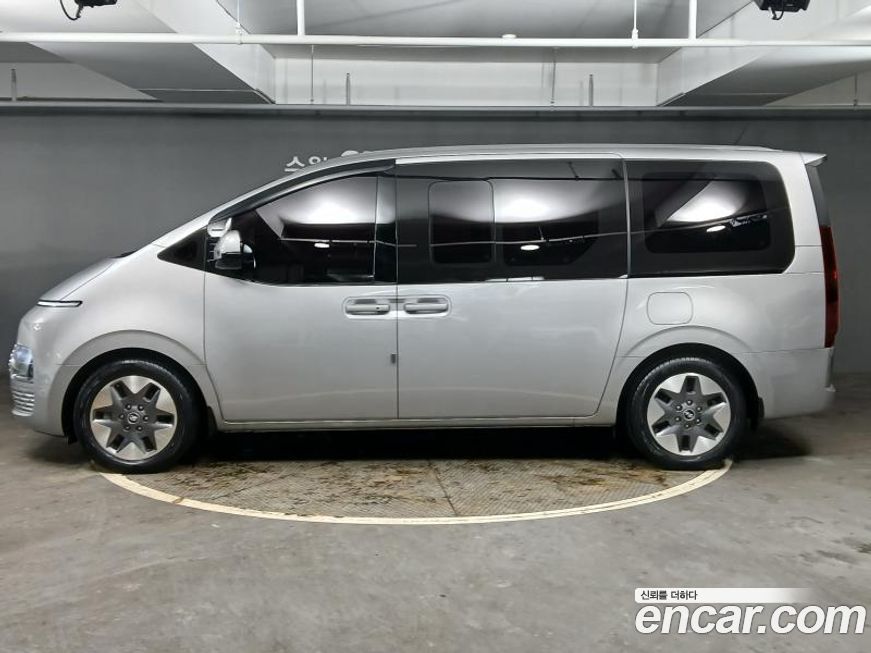 Hyundai Staria 2022