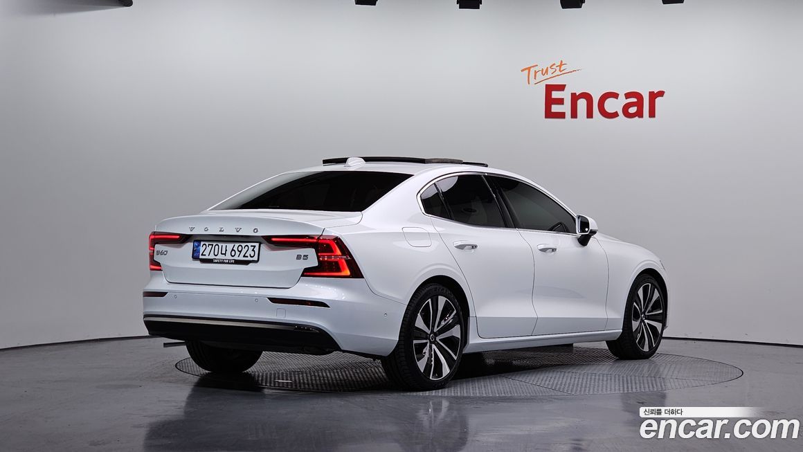 Volvo S60 2025