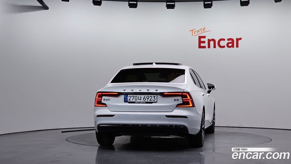 Volvo S60 2025