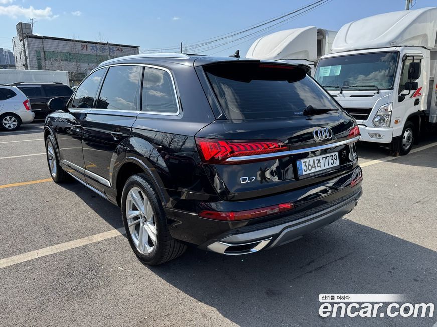 Audi Q7 2021