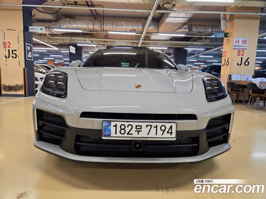 Porsche Panamera 2025