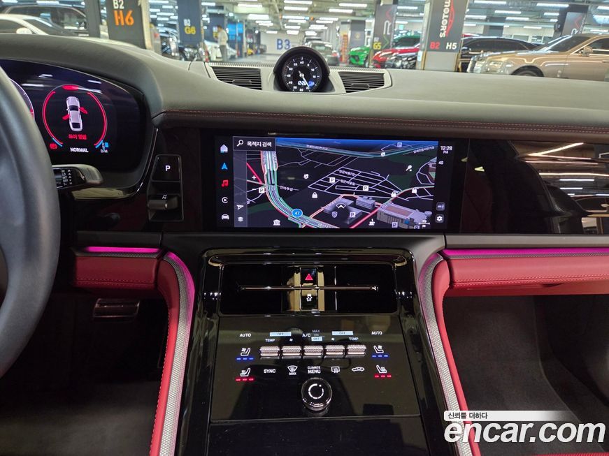 Porsche Panamera 2025