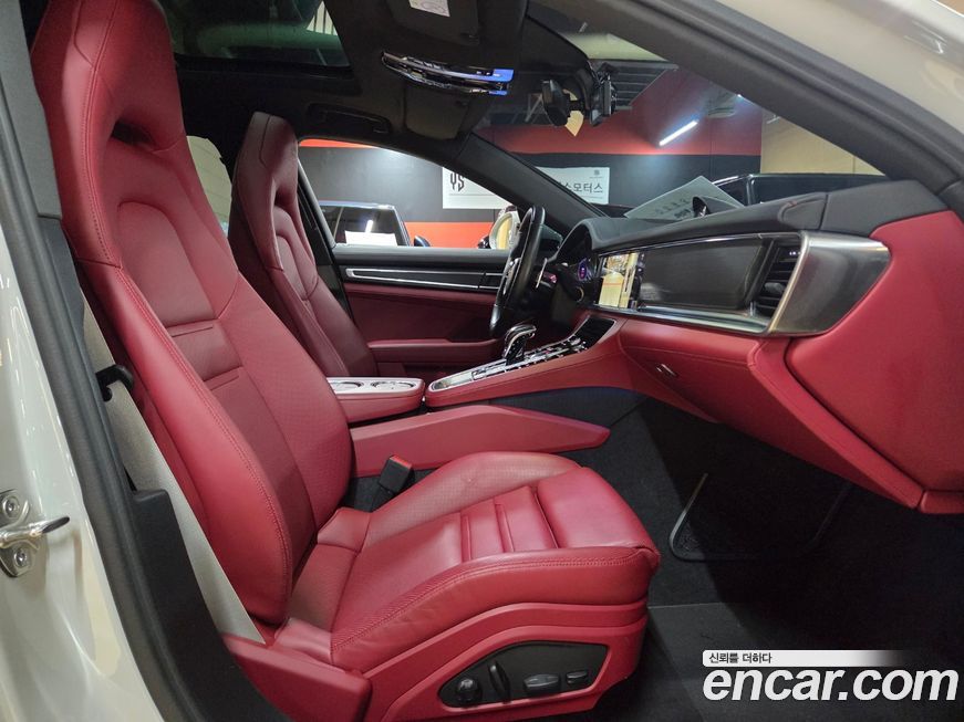 Porsche Panamera 2025