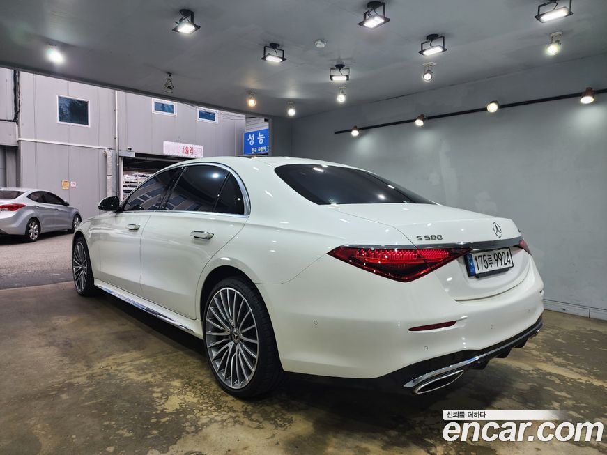 Mercedes-Benz S-Class 2023