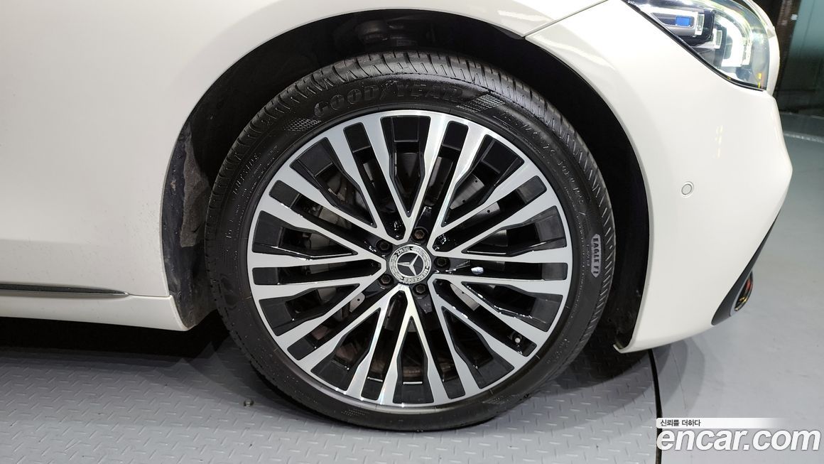 Mercedes-Benz S-Class 2023