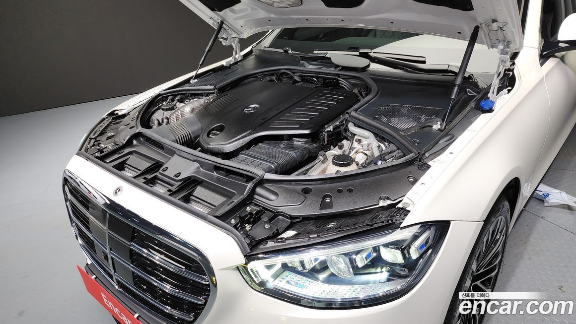 Mercedes-Benz S-Class 2023