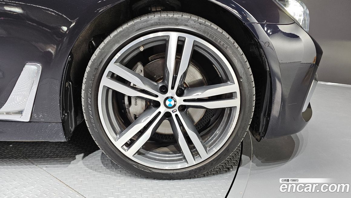 BMW 7-Series 2019