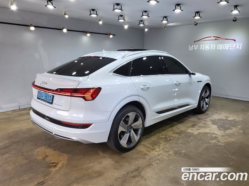 Audi e-tron 2021