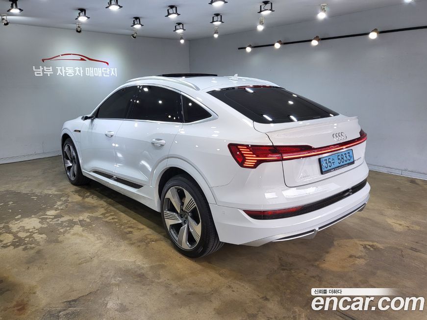 Audi e-tron 2021