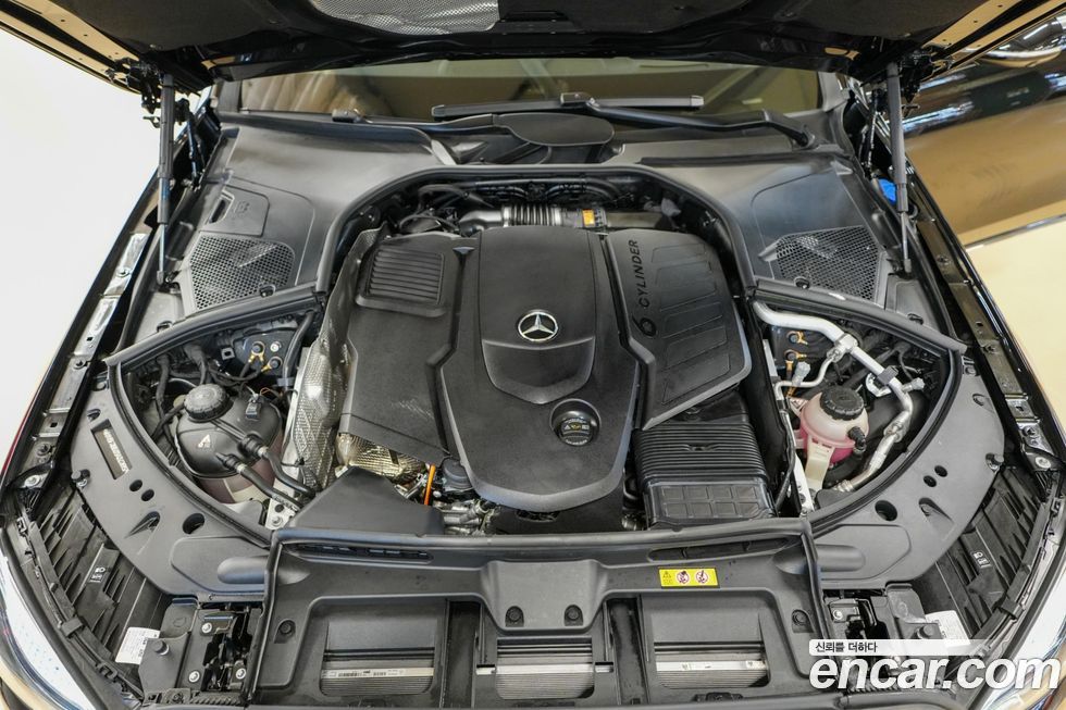 Mercedes-Benz S-Class 2025
