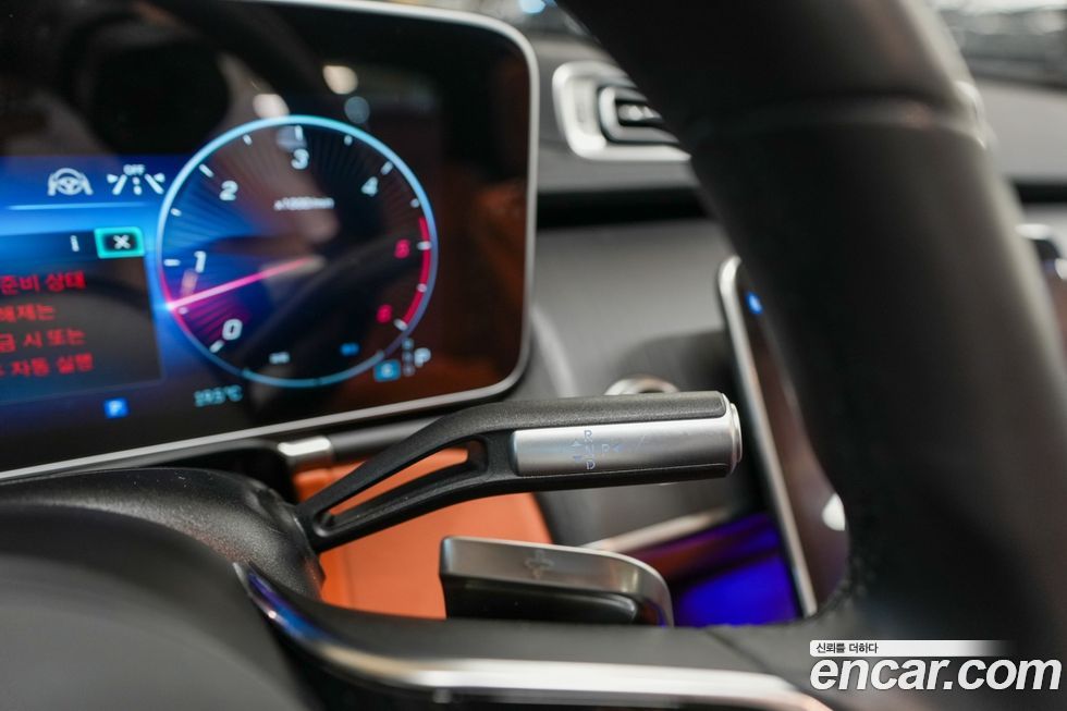 Mercedes-Benz S-Class 2025