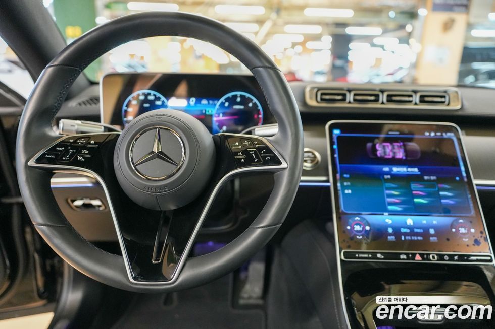 Mercedes-Benz S-Class 2025