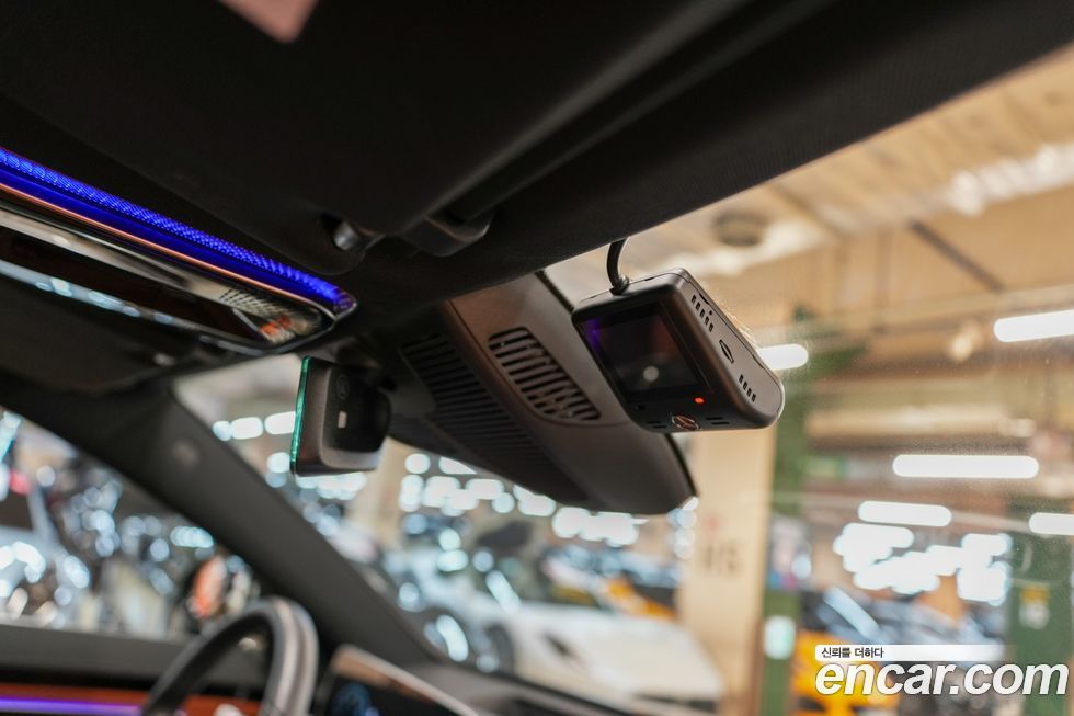 Mercedes-Benz S-Class 2025