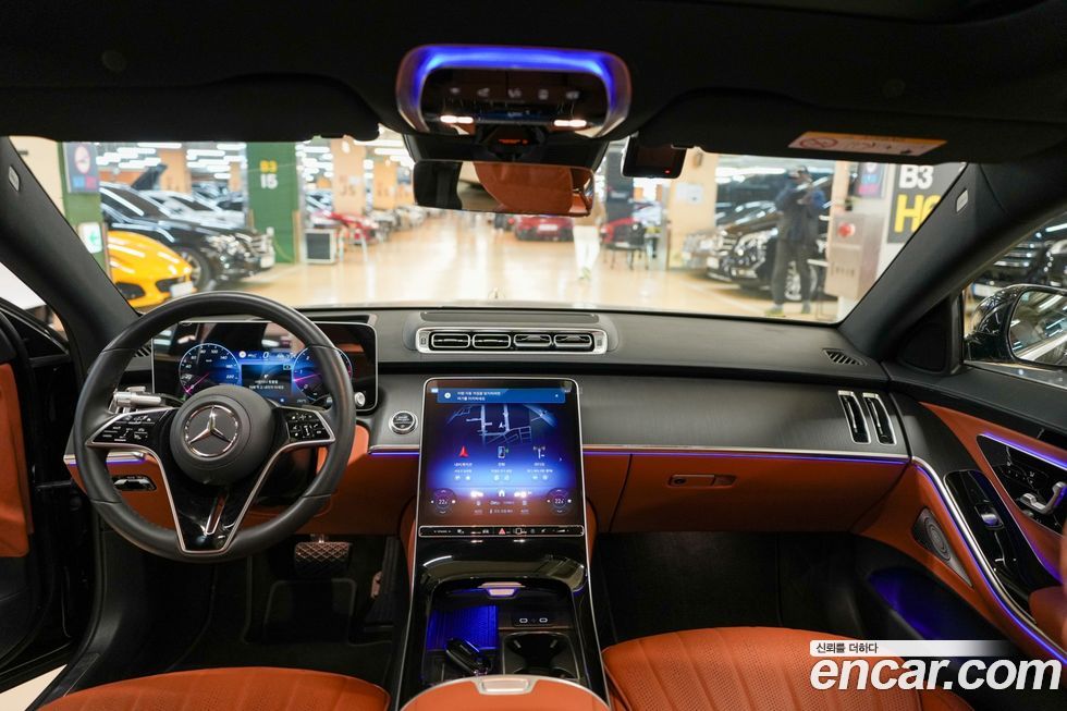 Mercedes-Benz S-Class 2025