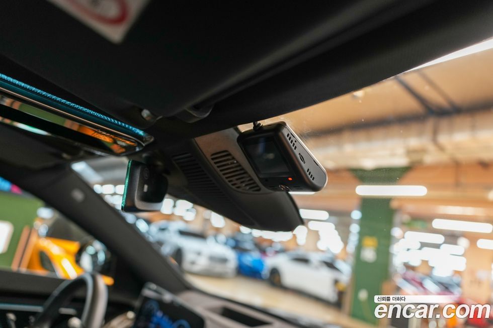 Mercedes-Benz S-Class 2025