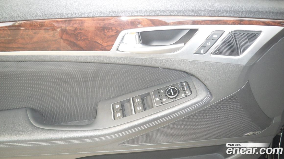 Hyundai Genesis 2015