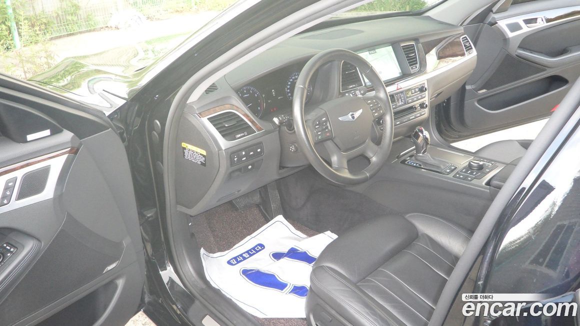 Hyundai Genesis 2015