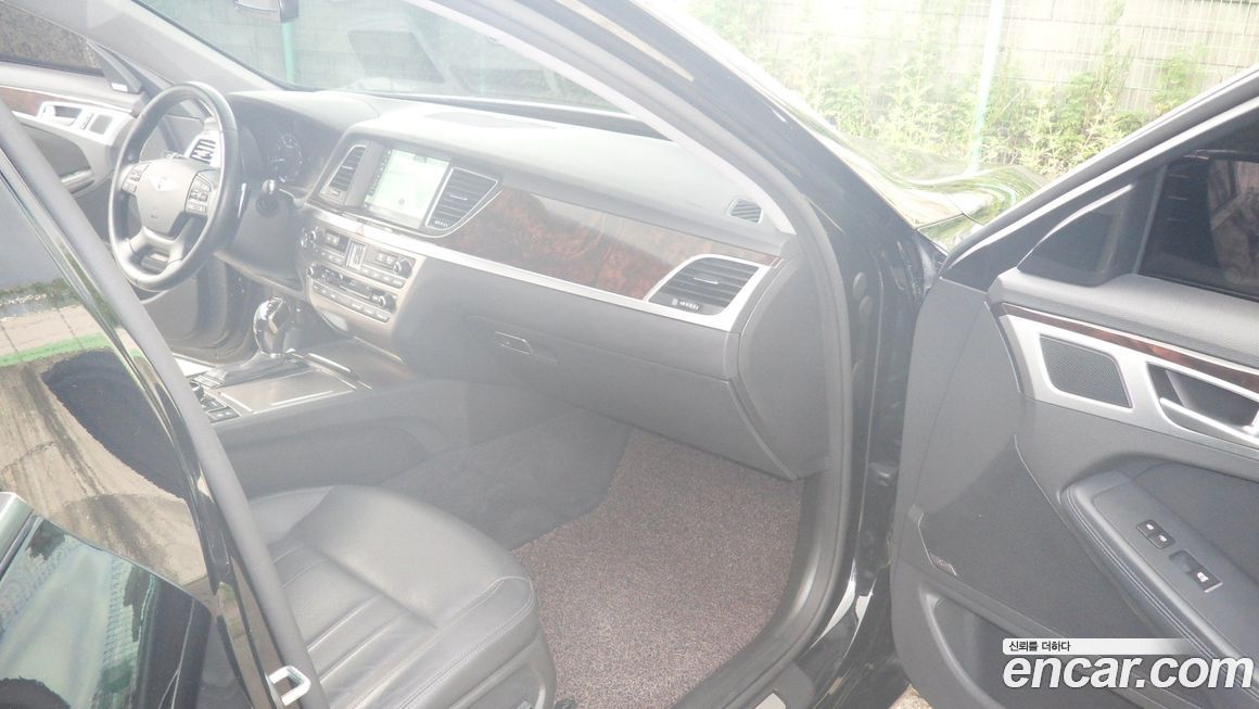 Hyundai Genesis 2015