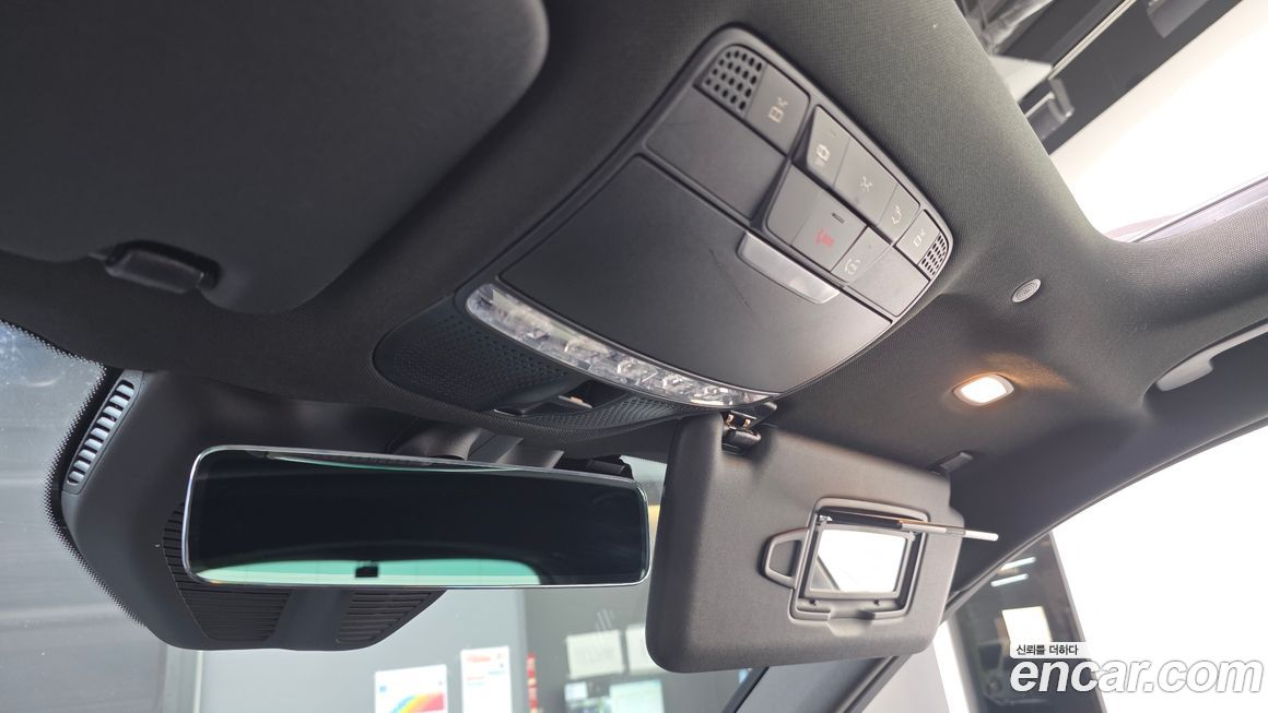 Mercedes-Benz GLC-Class 2021