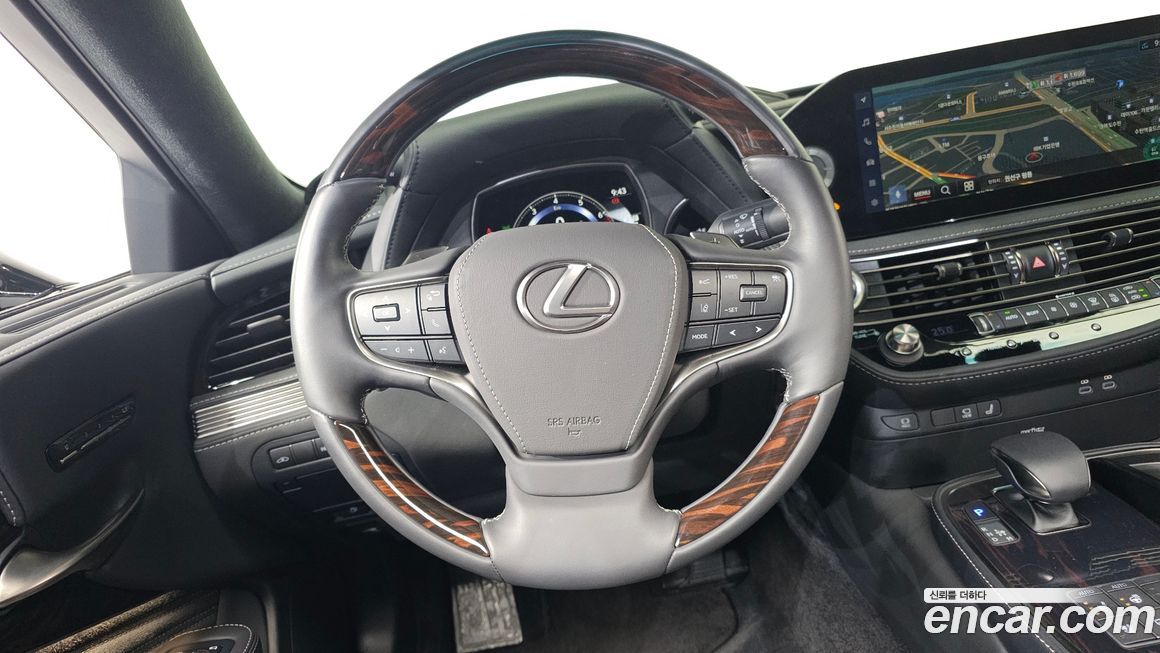 Lexus LS 2023