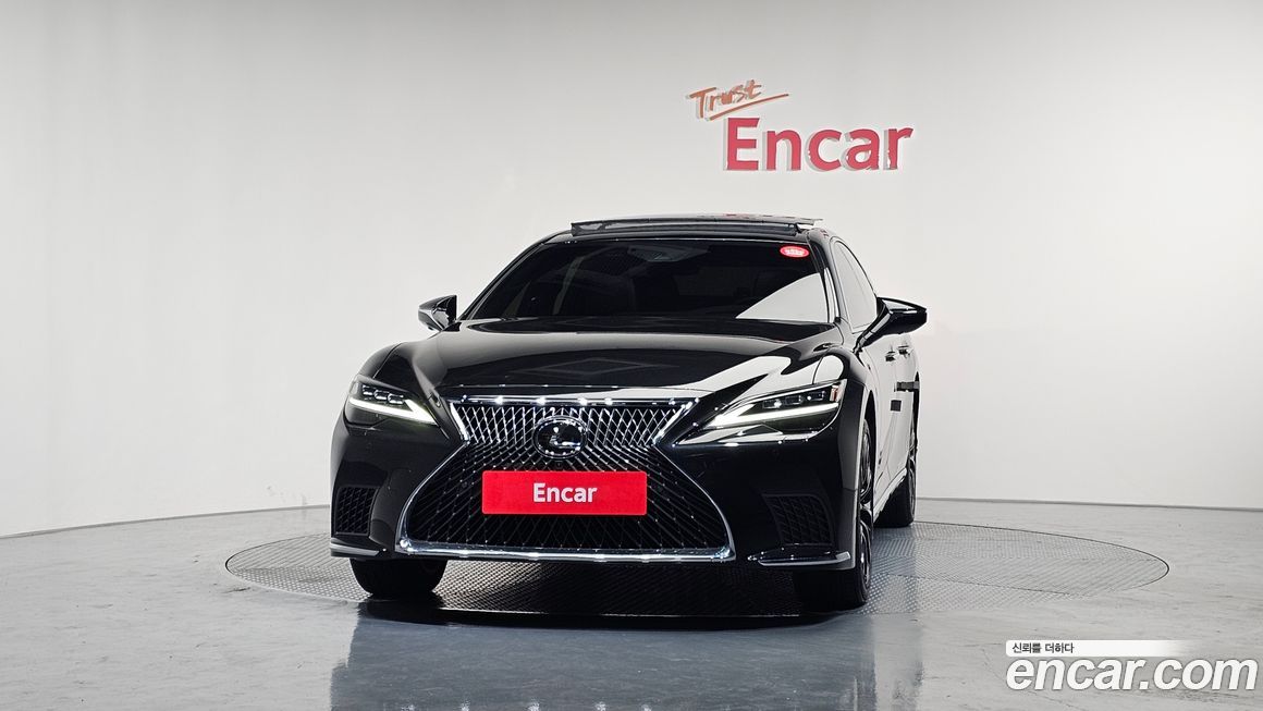 Lexus LS 2023