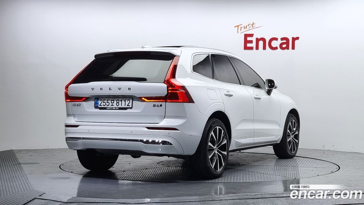 Volvo XC60 2025