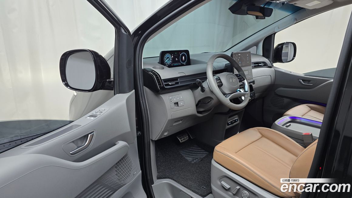 Hyundai Staria 2025
