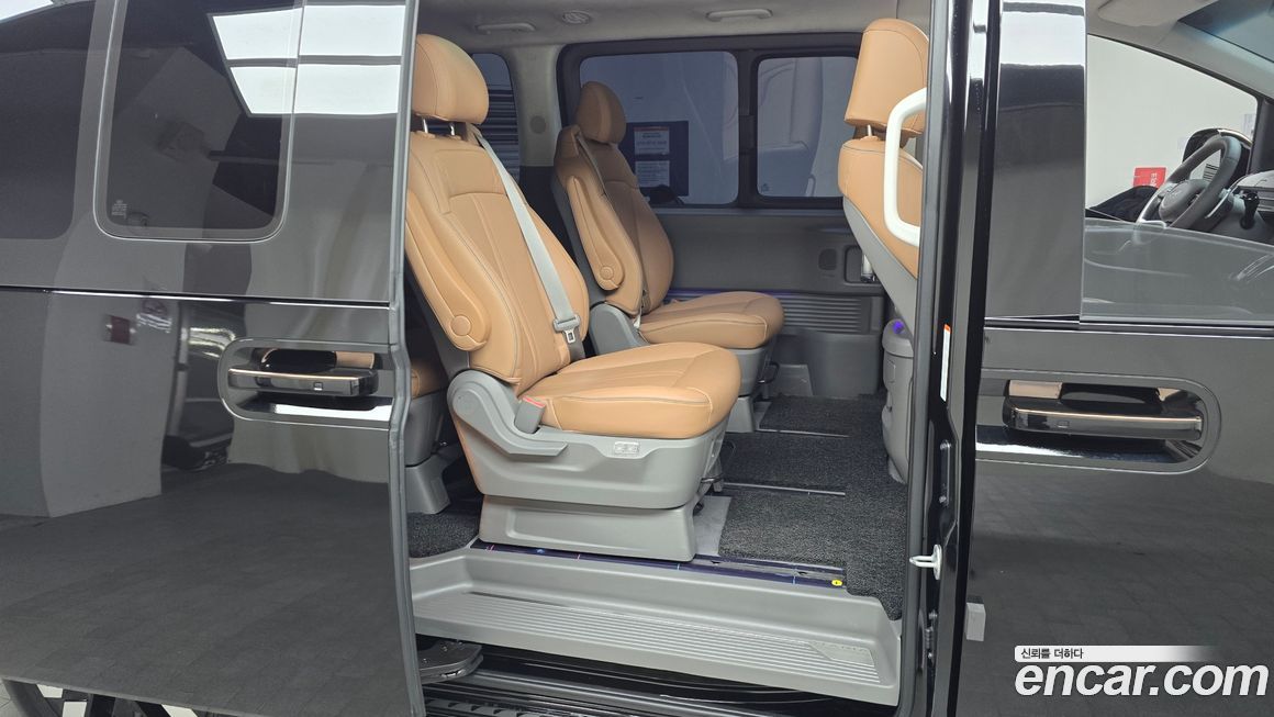 Hyundai Staria 2025